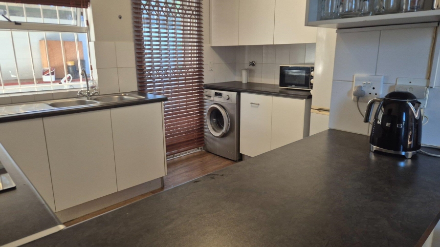 To Let 3 Bedroom Property for Rent in Loevenstein Western Cape